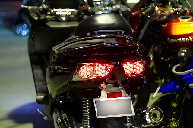 LEDテールレンズ交換（MF10 フォルツァZ） | 埼玉県戸田市 中古バイク販売＆買取 バイカーズコア