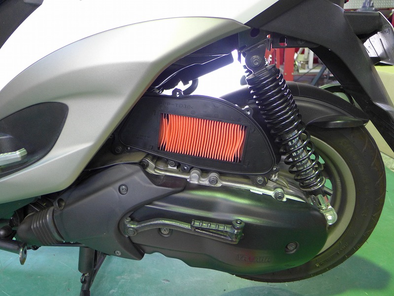 ヤマハ シグナスX エアクリーナーエレメント、プラグ交換 | 埼玉県戸田